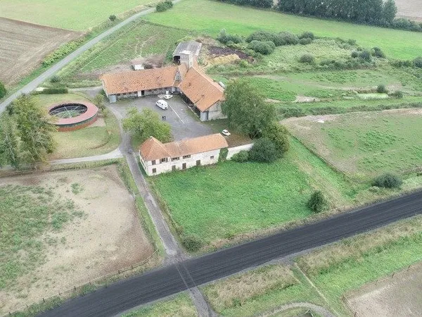 Dpt Aisne (02), à vendre COUCY LE CHATEAU AUFFRIQUE superbe corps de ferme sur 17 hectares