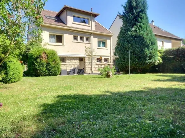 Maison 8 pièces 170 m²