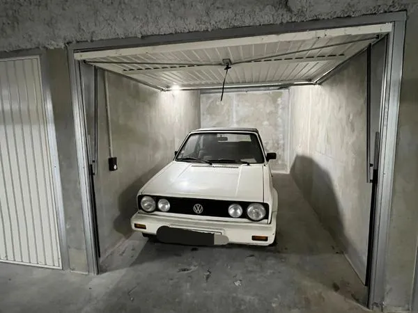 Box fermé avec électricité