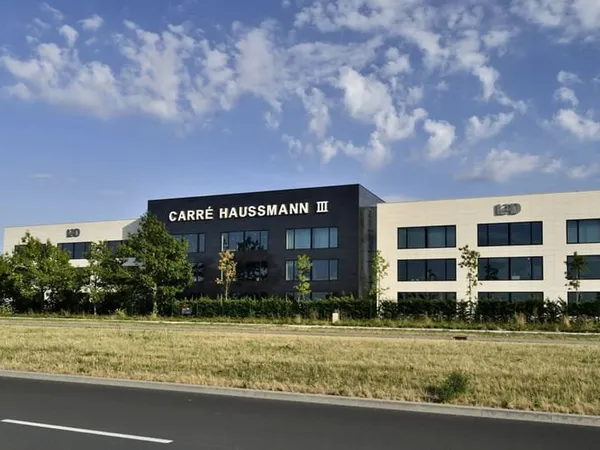 86.70 m2 LIEUSAINT - CARRE HAUSMANN III - BUREAUX DE STANDIN