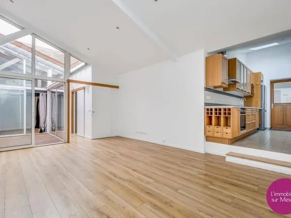 Loft 3 pièces 70 m²