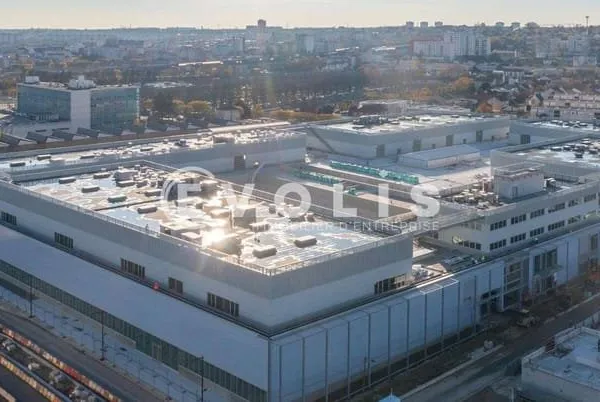 Entrepôt 9008 m²