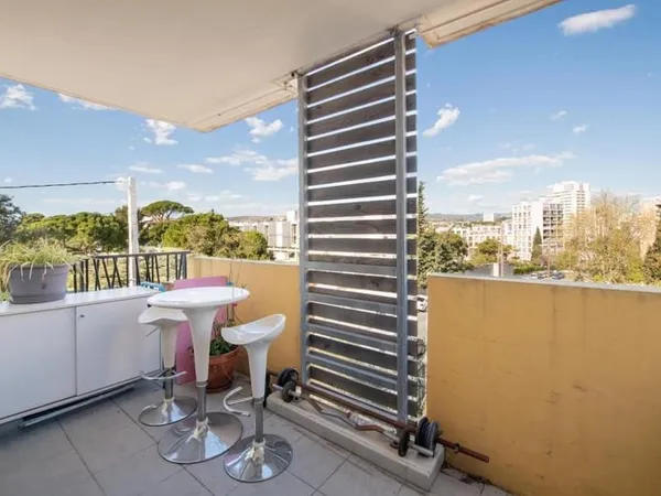 3EME & DERNIER ETAGE + 2 TERRASSES + BOX + VUE MER côté chambre