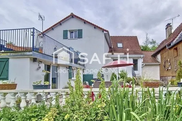 Ensemble immobilier de tourisme 3 et 4 * avec habitaion principale indépendante