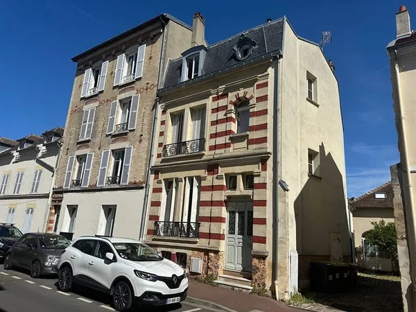 Maison 7 pièces 215 m²
