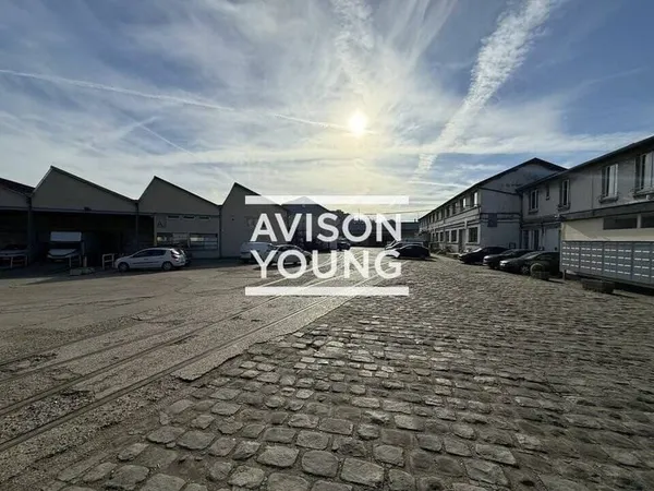 Local d'activité 309 m²