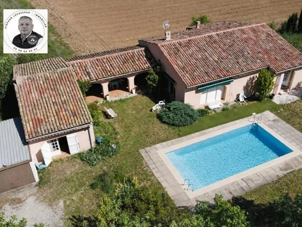 Maison de type 5 - Piscine + Dépendance