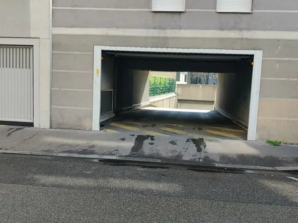 Location Emplacement parking souterrain