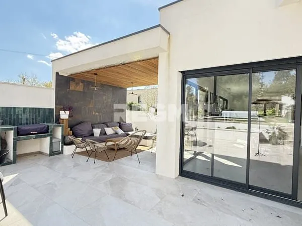 Villa contemporaine sur parcelle de 713 m2
