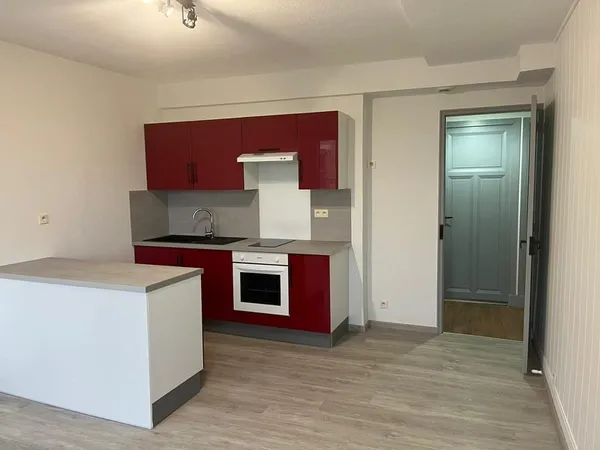 APPARTEMENT PUYLAURENS CENTRE