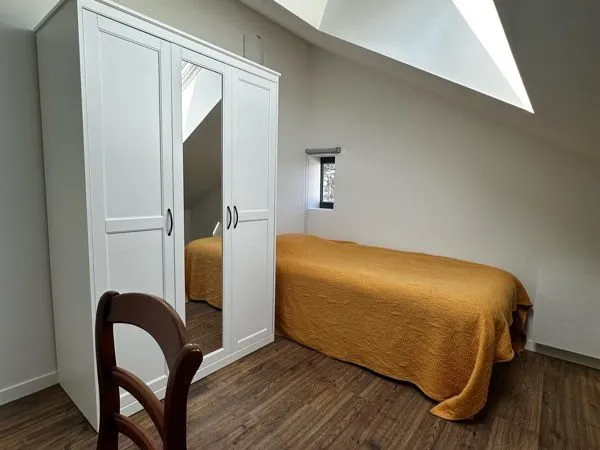 Loue chambre en coliving - 180m2 avec jardin - 5 min du métro