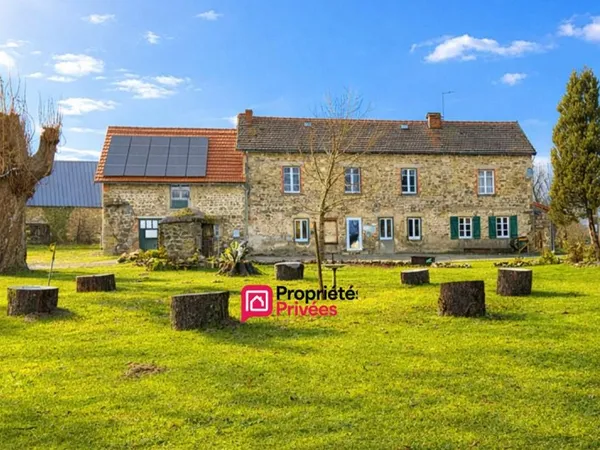 Maison T6 avec dépendances à vendre Saint Priest Des Champs de 200 m2