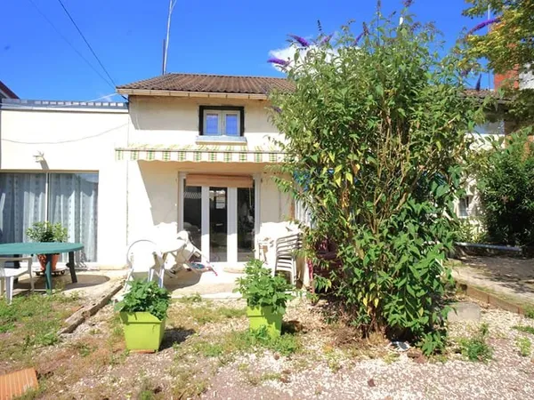 Maison sur Charmoy entre Auxerre et Joigny de 186m² sur jardin de 1300m²