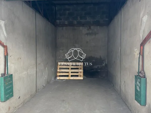 Garage extérieur - VILLEURBANNE