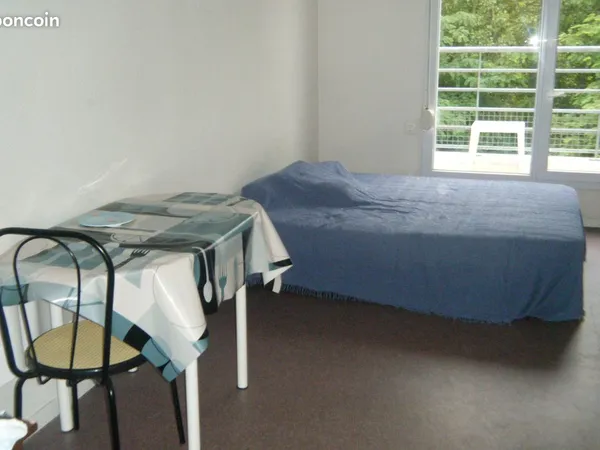 Studio meublé à l'université et Hopital 5 mn à pieds