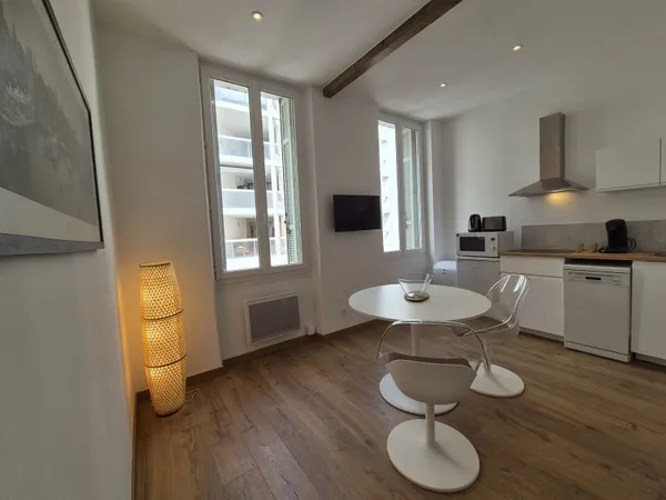 Loue - Marseille 7ème - T2 34m² - Catalans / Pharo / Vieux-Port
