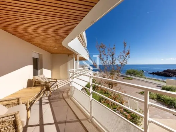 MAGNIFIQUE T3 EN DUPLEX REFAIT A NEUF - PIEDS DANS l'EAU