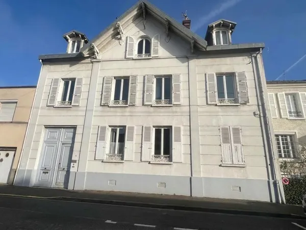Maison 12 pièces 300 m²