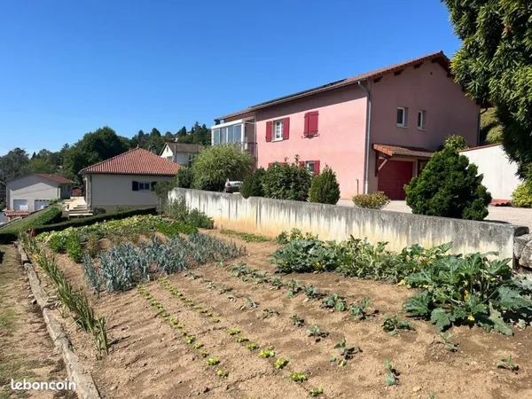 Maison individuelle en milieu rural