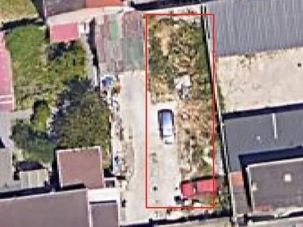 Terrain 198 m²