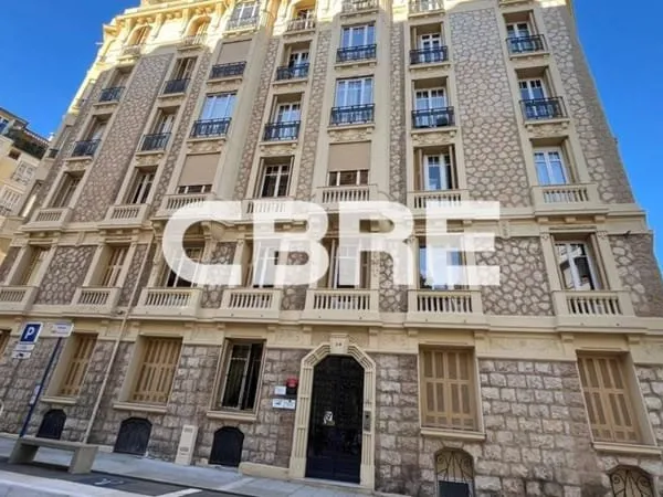 Bureaux 66 m²