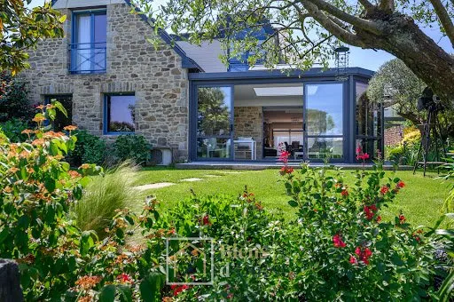 Maison 10 pièces 240 m²