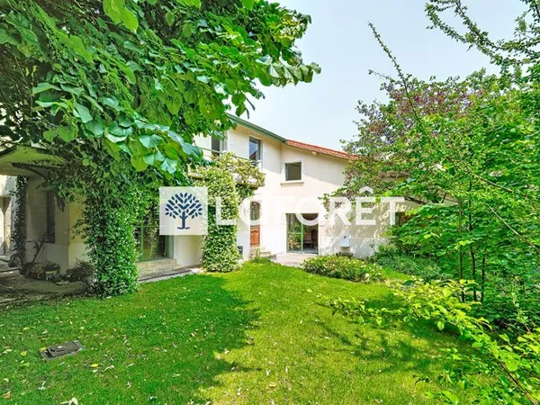 Maison 5 pièces 234 m²