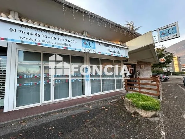 Location - Local commercial - 73,48 m² - 9 600 €/an HC HT -