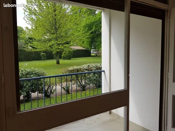 Vente appartement 3 pièces et box voiture quartier Capeyron