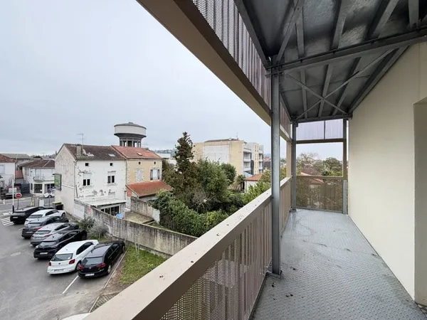 AGEN CENTRE - APPARTEMENT F3 AVEC BALCON - CAVE ET PARKING