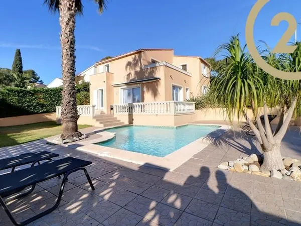 VENTE BOULOURIS - Villa avec piscine dans un quartier très r