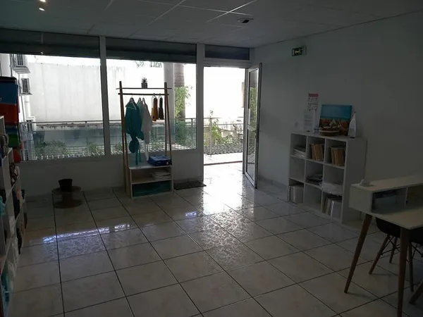 Local 97m² Saint-Louis
