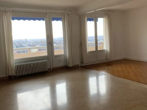 T3 avec une seule chambre 29 rempart st pierre