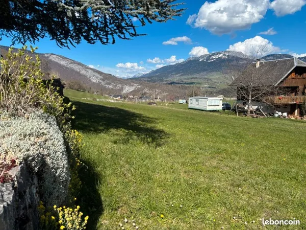 Vend terrain à bâtir