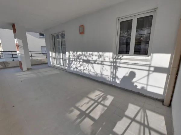 Appartement 2 pièces avec TERRASSE de 28m² ! !