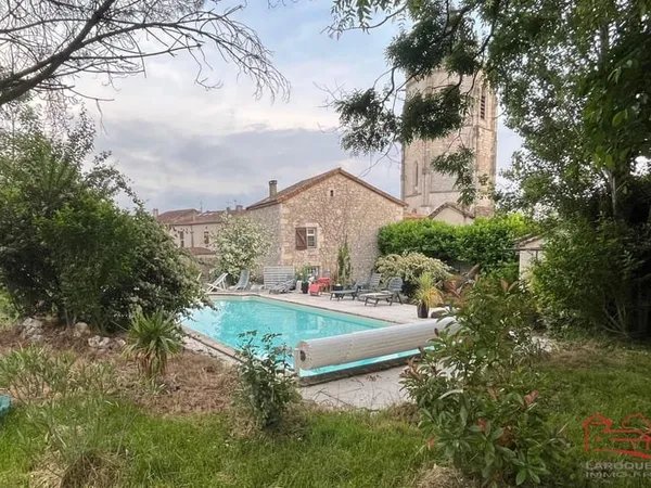 Charmante maison familiale avec piscine, logement indépendant e
