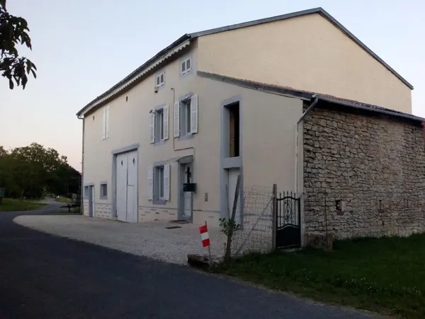 V/troc maison fermette corps de ferme individuelle rénové 500m2 au coeur de la nature au calme