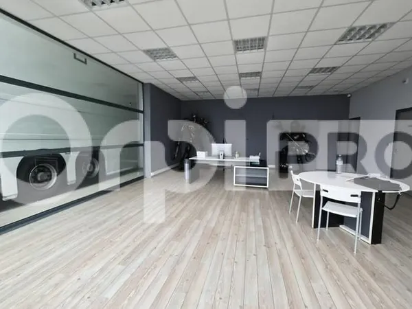 Local d'activité 566 m²