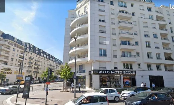 Place de parking Chatillon face au metro