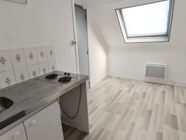 Studio 1 pièce 9 m²