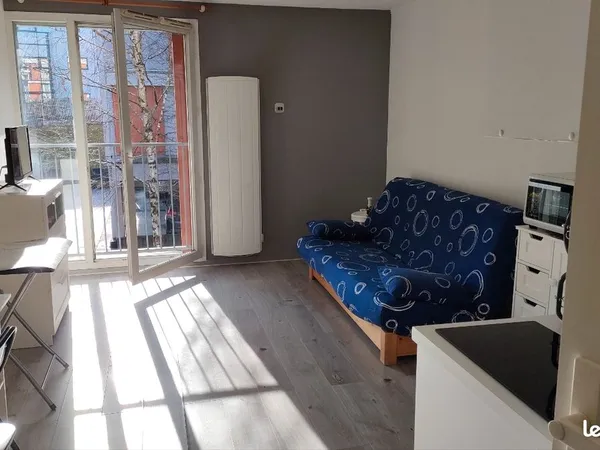 Joli studio meublé avec parking privé