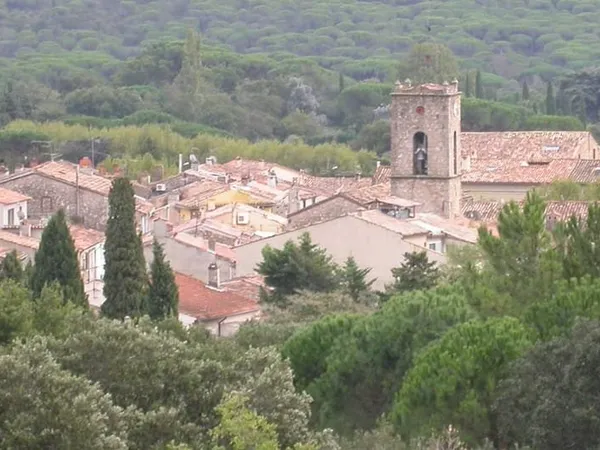 MAISON DE VILLAGE AVEC JARDIN