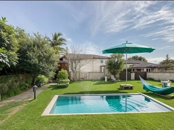 Maison 5 pièces 140 m²