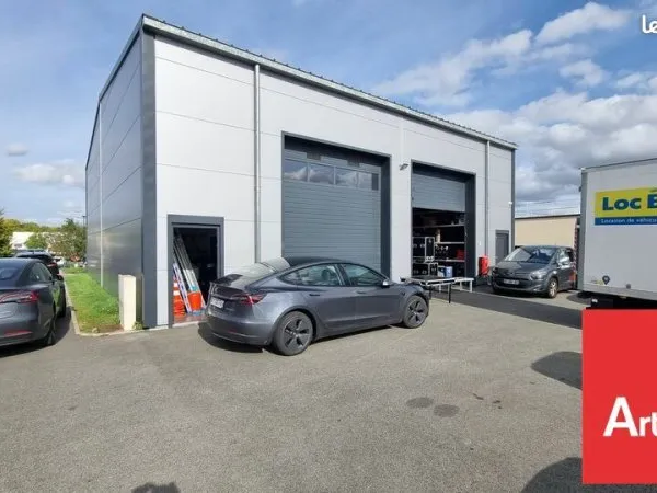 LOCAL D'ACTIVITE 145 m² POITIERS