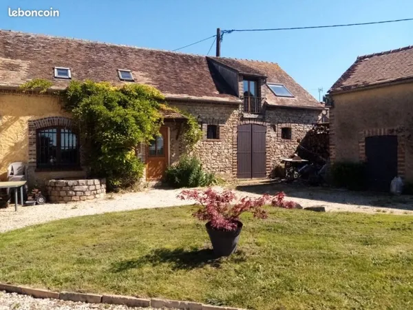 Vends longère 220m2 à proximité de St Valérien