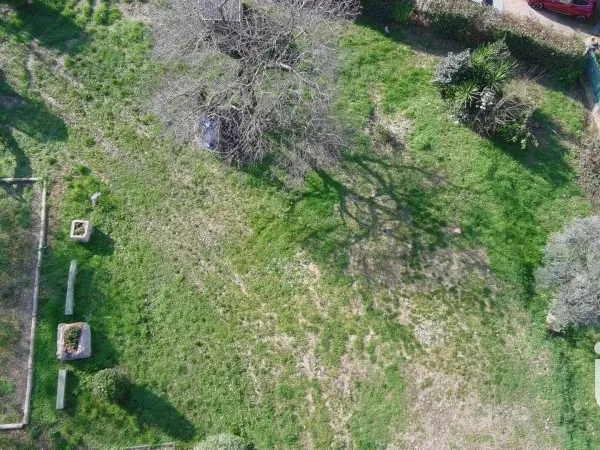 Terrain 1100 m²
