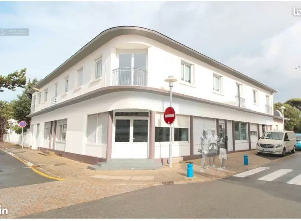 Location 2 locaux commerciaux
