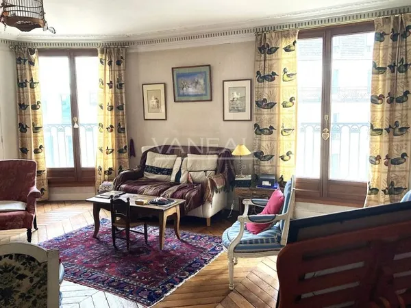 PARIS 9e - Grand Appartement - 230 m² - 5 chambres -