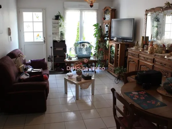 Appartement T2 en RDC sur cour fermée au coeur de Nemours , pour investissement locatif