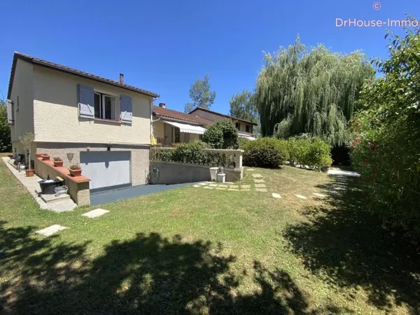Maison 7 pièces 235 m²